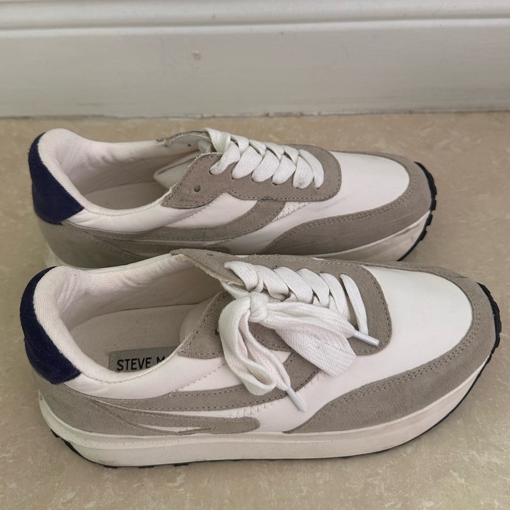 Steve Madden Sneakers